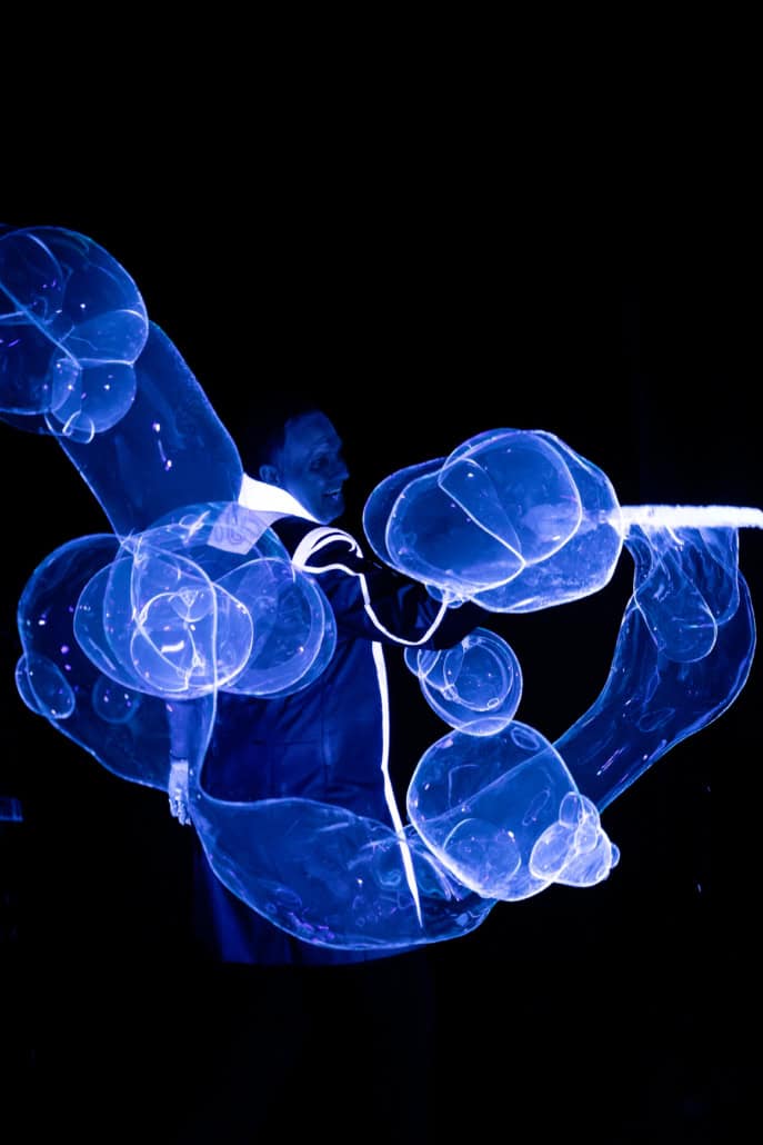 Neon bubble show